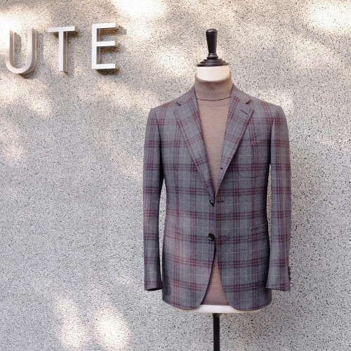 WB15933 by Gaute Bespoke